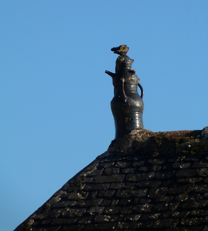sur un toit Turenne Corrèze du Sud 