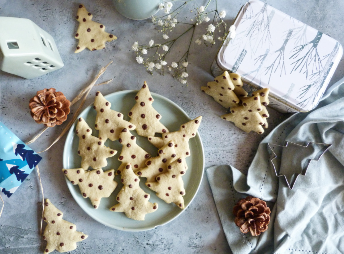 biscuits sapins à la pistache : recette facile de biscuits de Noël