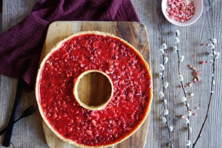 tarte à trou aux pralines roses