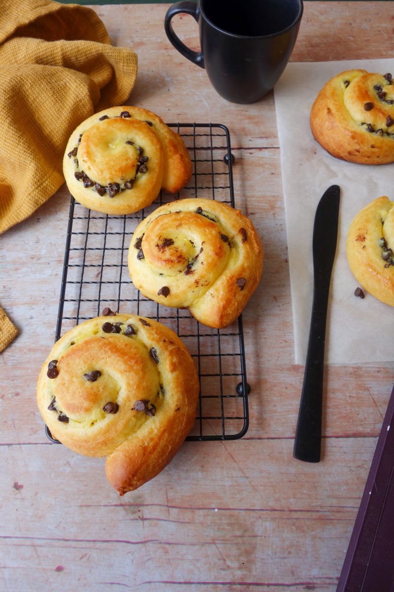 brioches roulées à la crème pâtissière 