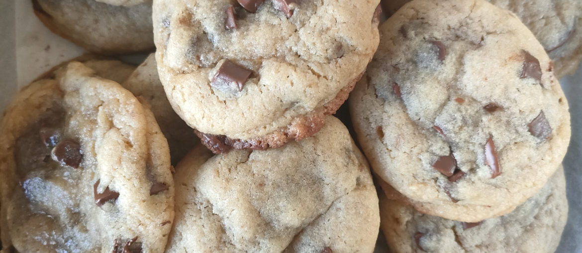 Les cookies tahini chocolat de Babka Zana